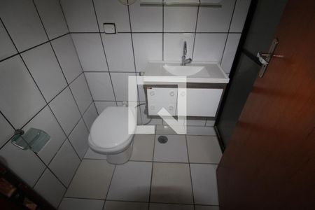 Casa à venda com 98m², 2 quartos e 2 vagasQuarto 1 - Banheiro