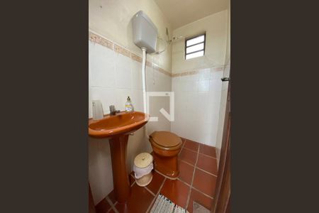 Casa à venda com 180m², 3 quartos e 2 vagasBanheiro Externo