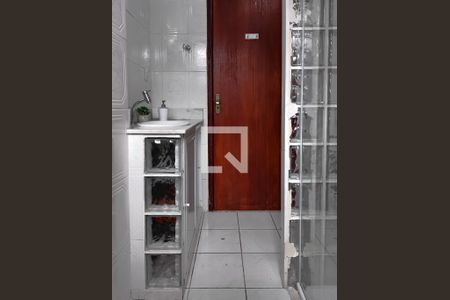 Apartamento à venda com 60m², 2 quartos e 2 vagas Apartamento à venda com 60m², 2 quartos e 2 vagasBanheiro