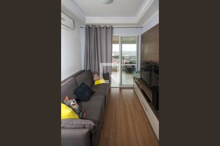 sala de apartamento para alugar com 2 quartos, 66m² em Jardim Piqueroby, São Paulo