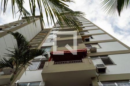 Apartamento à venda com 62m², 2 quartos e 1 vaga Apartamento à venda com 62m², 2 quartos e 1 vagaFachada
