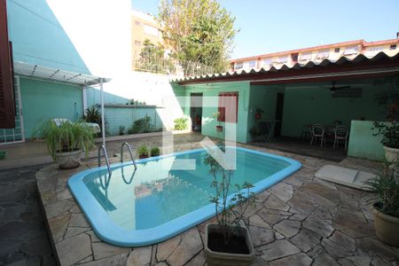 Casa à venda com 178m², 4 quartos e 1 vagaPiscina