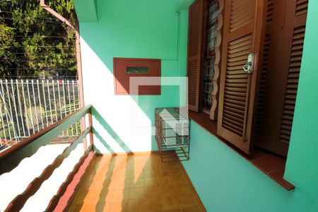 Casa à venda com 178m², 4 quartos e 1 vagaSacada - sala 2