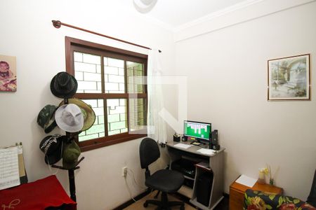 Casa à venda com 178m², 4 quartos e 1 vagaEscritório