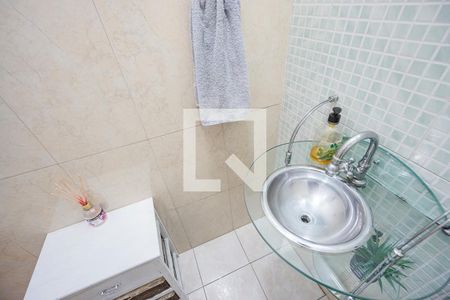 Pia de casa de condomínio à venda com 3 quartos, 150m² em Vila Invernada, São Paulo