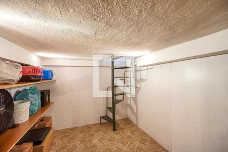 Casa de condomínio à venda com 150m², 3 quartos e 3 vagas Casa de condomínio à venda com 150m², 3 quartos e 3 vagasPorão