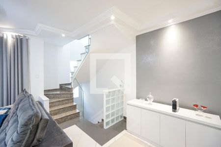 Sala de casa de condomínio à venda com 3 quartos, 150m² em Vila Invernada, São Paulo