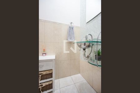 Lavabo de casa de condomínio para alugar com 3 quartos, 150m² em Vila Invernada, São Paulo