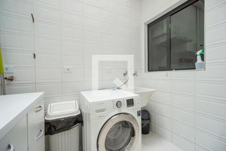 Casa de condomínio à venda com 150m², 3 quartos e 3 vagas Casa de condomínio à venda com 150m², 3 quartos e 3 vagasÁrea de serviço