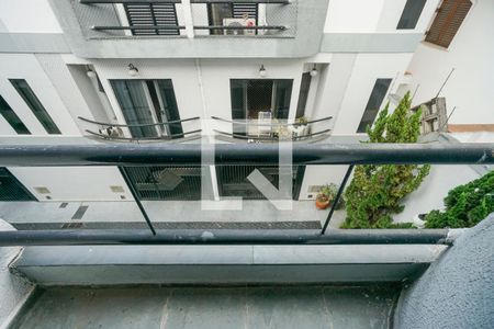Casa de condomínio à venda com 150m², 3 quartos e 3 vagas Casa de condomínio à venda com 150m², 3 quartos e 3 vagasVaranda da suíte