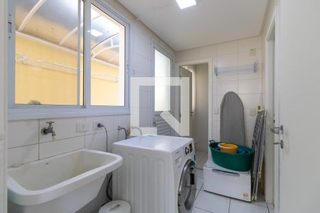 Casa de condomínio à venda com 210m², 4 quartos e 4 vagas Casa de condomínio à venda com 210m², 4 quartos e 4 vagasÁrea de serviço