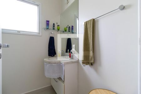 Casa de condomínio à venda com 210m², 4 quartos e 4 vagas Casa de condomínio à venda com 210m², 4 quartos e 4 vagasBanheiro da suíte 4