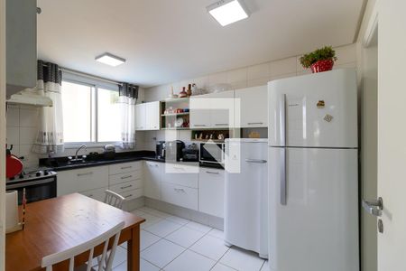 Casa de condomínio à venda com 210m², 4 quartos e 4 vagas Casa de condomínio à venda com 210m², 4 quartos e 4 vagasCozinha