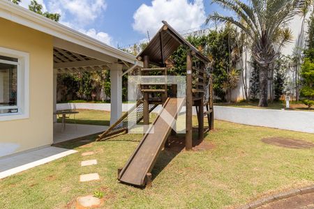 Casa de condomínio à venda com 210m², 4 quartos e 4 vagas Casa de condomínio à venda com 210m², 4 quartos e 4 vagasÁrea Comum - Playground