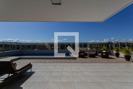 Studio à venda com 32m², 1 quarto e 1 vaga Studio à venda com 32m², 1 quarto e 1 vagaÁrea comum - Piscina