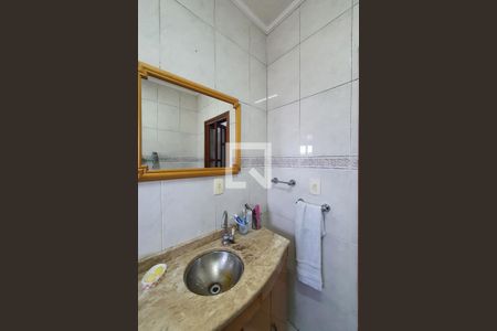 Casa à venda com 150m², 4 quartos e 2 vagasBanheiro