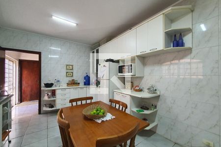 Casa à venda com 150m², 4 quartos e 2 vagasCozinha