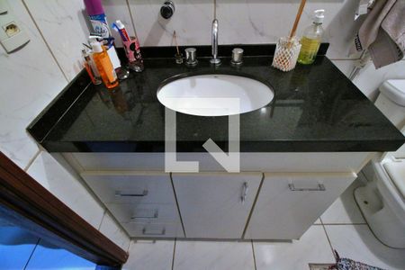 Casa à venda com 137m², 3 quartos e 3 vagasBanheiro do Quarto 2 (suite)