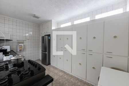 Casa à venda com 165m², 3 quartos e 3 vagasCozinha