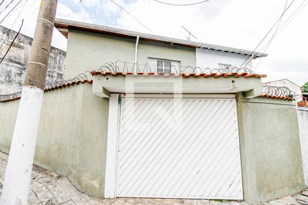 Casa à venda com 268m², 3 quartos e 2 vagas Casa à venda com 268m², 3 quartos e 2 vagasFachada