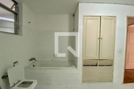 Apartamento para alugar com 367m², 4 quartos e 2 vagasBanheiro 1