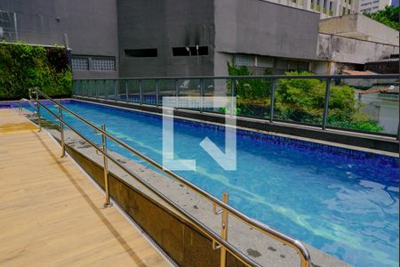 Apartamento à venda com 27m², 1 quarto e sem vaga Apartamento à venda com 27m², 1 quarto e sem vagaÁrea comum - Piscina