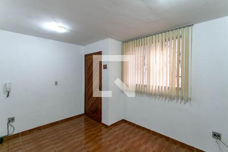 Sala de Apartamento com 2 quartos, 75m² Floramar