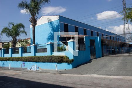 Casa de condomínio à venda com 60m², 2 quartos e 1 vaga Casa de condomínio à venda com 60m², 2 quartos e 1 vagaFachada