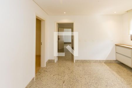 Apartamento para alugar com 330m², 4 quartos e 4 vagasCopa