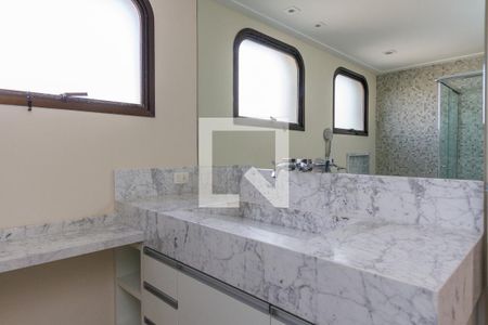 Apartamento para alugar com 330m², 4 quartos e 4 vagasBanheiro da Suíte 1