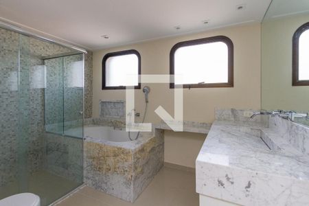 Apartamento para alugar com 330m², 4 quartos e 4 vagasBanheiro da Suíte 1