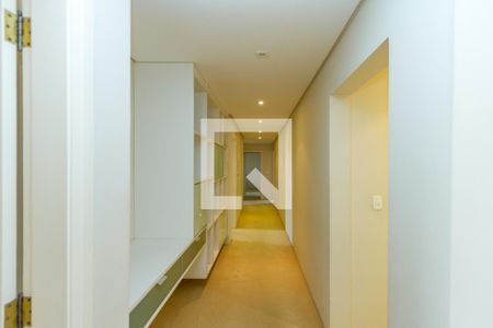 Apartamento para alugar com 330m², 4 quartos e 4 vagasCorredor