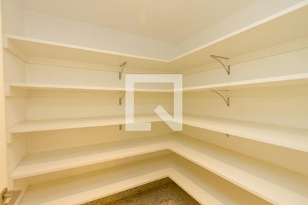 Apartamento para alugar com 330m², 4 quartos e 4 vagasDespensa