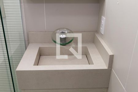 Apartamento à venda com 67m², 3 quartos e 2 vagasDetalhe banheiro