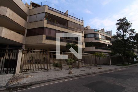 Apartamento à venda com 270m², 3 quartos e 2 vagasFachada