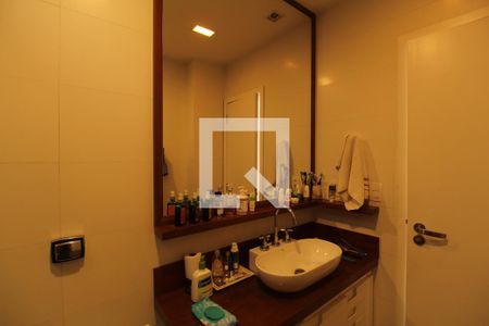Apartamento à venda com 270m², 3 quartos e 2 vagasBanheiro - Suíte 1