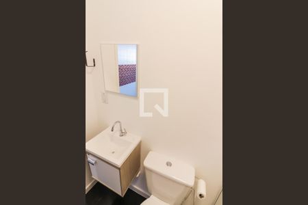 Banheiro de kitnet/studio para alugar com 1 quarto, 18m² em Jardim Bonfiglioli, São Paulo