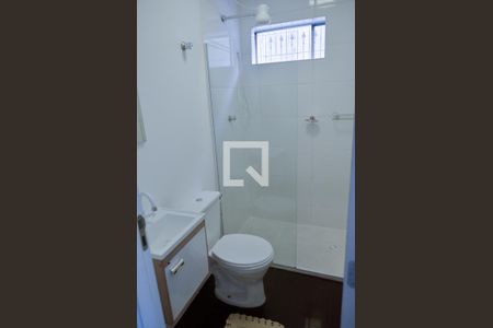 Banheiro de kitnet/studio para alugar com 1 quarto, 18m² em Jardim Bonfiglioli, São Paulo