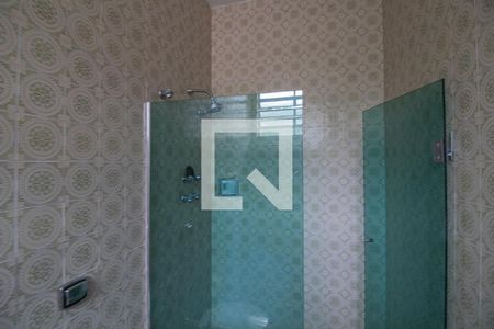 Casa à venda com 440m², 5 quartos e 8 vagasBanheiro da Suíte 2