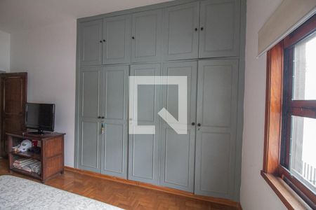 Casa à venda com 440m², 5 quartos e 8 vagasQuarto