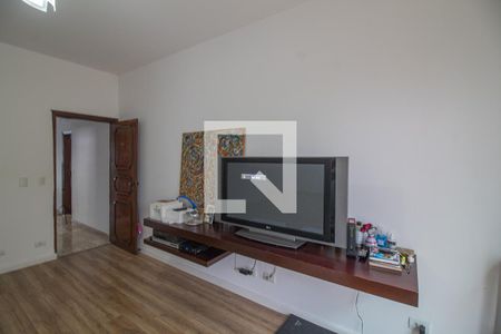 Casa à venda com 440m², 5 quartos e 8 vagasSala de TV