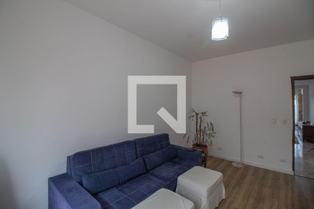 Casa à venda com 440m², 5 quartos e 8 vagasSala de TV