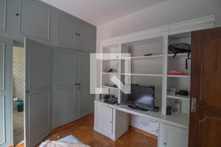 Casa à venda com 440m², 5 quartos e 8 vagasSuíte 2