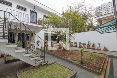Casa à venda com 440m², 5 quartos e 8 vagasQuintal