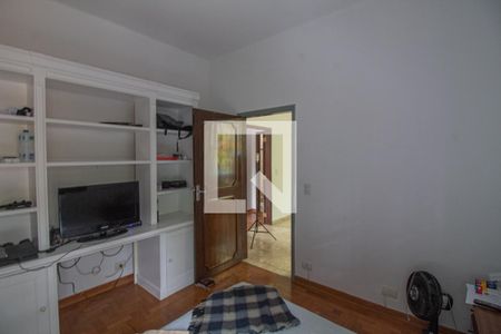 Casa à venda com 440m², 5 quartos e 8 vagasSuíte 2