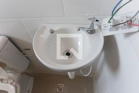 Detalhe banheiro de casa para alugar com 1 quarto, 35m² em Parque Paineiras, São Paulo