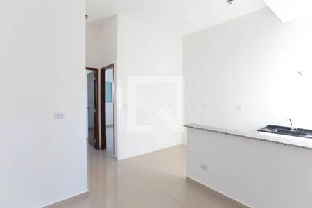 Sala de casa para alugar com 2 quartos, 40m² em Parque Paineiras, São Paulo