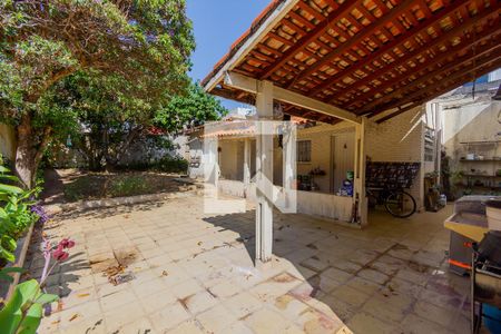 Casa à venda com 150m², 3 quartos e 2 vagasQuintal