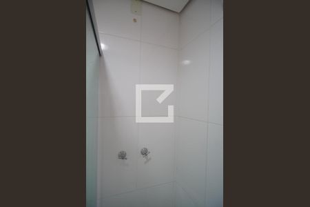 Banheiro da Suíte de apartamento para alugar com 2 quartos, 53m² em Coronel Aparicio Borges, Porto Alegre