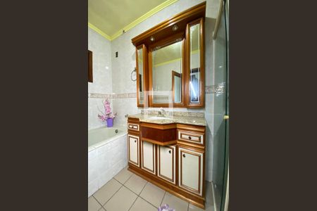 Casa à venda com 411m², 4 quartos e 3 vagasBanheiro da Suíte 3